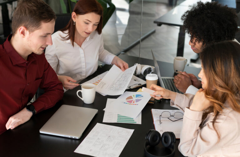 Network of team-member nodes around a central hub